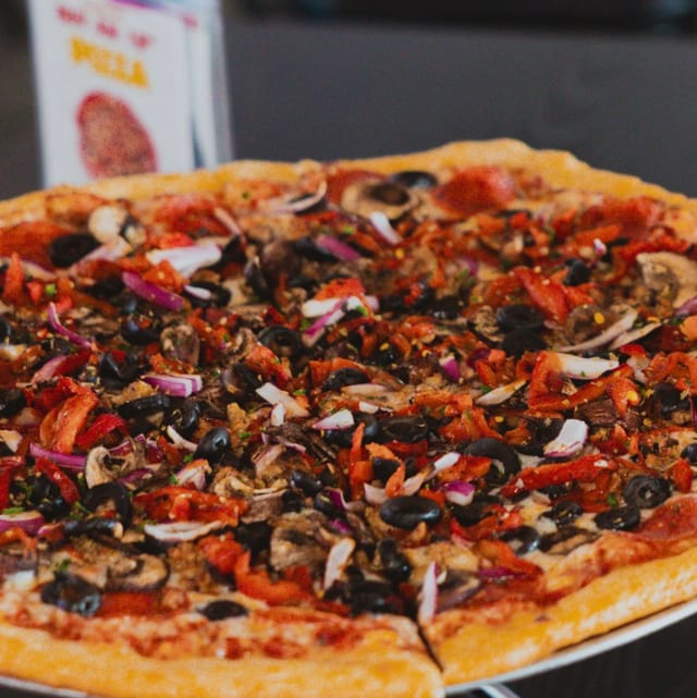 Deluxe Pizza 10".